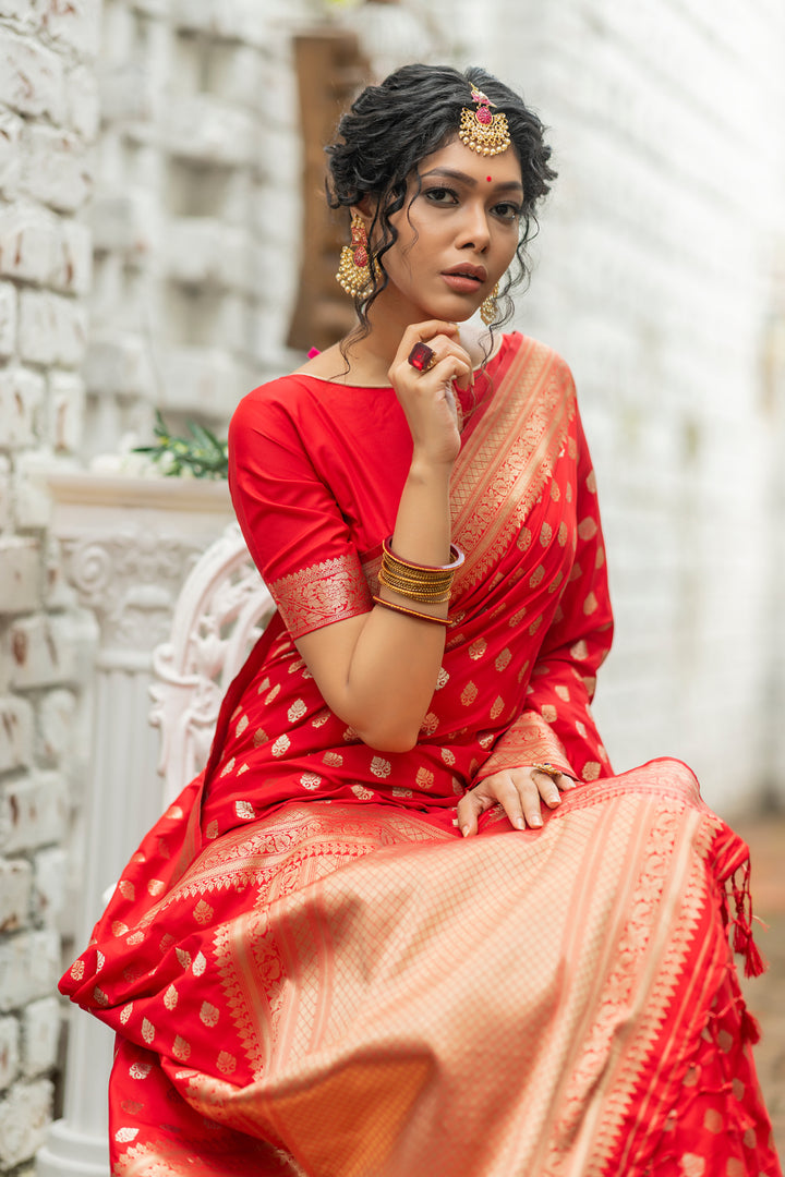 Soft Banarasi Silk Saree with Pure Zari woven all over and Exclusive Zari woven Pallu and Running Blouse Piece - VishnuWeaves 