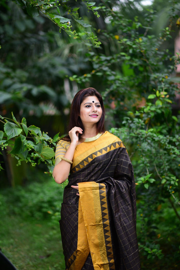 Raw Silk - Women's Soft Raw Silk Weaving Saree With All Over Zari Checks