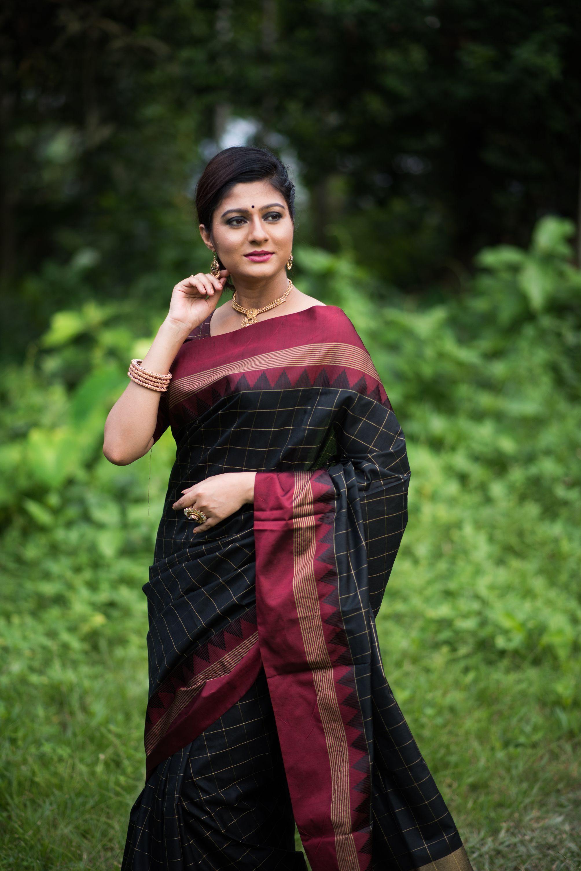 LadyinBlack: Rashmika or Shruti, and more dazzling us the black saree |  Times of India